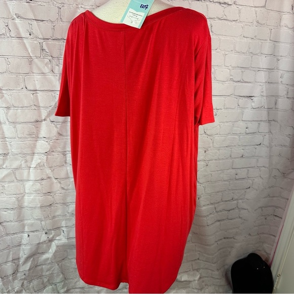 NWT zenana outfitters Boutique Loose fitting vneck top ruby red layering - Picture 3 of 15